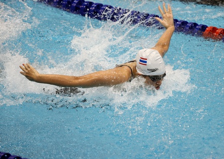 仁川仁川アジアド主競技場でアジア競技大会 14 年 9 月 30 日 韓国の仁川での仁川 14年中にアクションで 9 月 30 Chayanisa Chomchuendee のタイ の写真素材 画像素材 Image