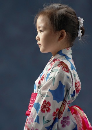浴衣女の子バスト 横向きの肖像画 の写真素材 画像素材 Image 46845808