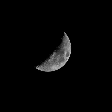 Visión Telescópica De Un Cuarto De Luna Fotos, Retratos, Imágenes Y ... Visión Telescópica De Un Cuarto De Luna Fotos, Retratos, Imágenes Y ...