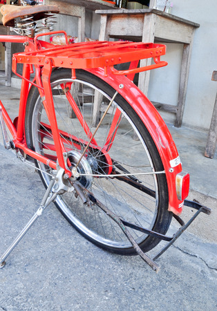 赤のビーチ クルーザー の写真素材・画像素材. Image 38563700.