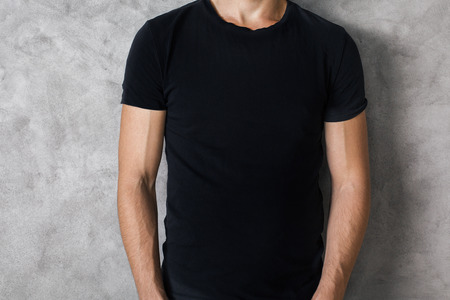 playera negra lisa hombre