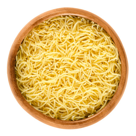 ペンネパスタ Rigate 木製のボウル 未調理の乾燥したデュラム小麦セモリナ粉麺 中程度の長さのショート カット チューブ尾根の両方の端を斜めにカットします 白い背景の上分離マクロ料理写真 の写真素材 画像素材 Image ペンネパスタ Rigate 木製のボウル 未調理の乾燥したデュラム小麦セモリナ粉麺 中程度の長さのショート カット チューブ尾根の両方の端を斜めにカットします 白い背景の上分離マクロ料理写真 の写真素材 画像素材 Image