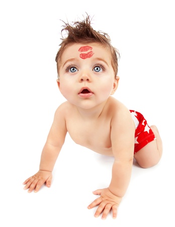 かわいい子の白い背景で隔離の肖像画を取得しようとする男の素敵な赤ちゃんの写真 小さな愛らしいキッド覆われた赤い口紅キス バレンタインの日 愛とケアの概念のための素敵なキューピッド の写真素材 画像素材 Image かわいい子の白い背景で隔離の肖像画を取得しようとする男の素敵な赤ちゃんの写真 小さな愛らしいキッド覆われた赤い口紅キス バレンタインの日 愛とケアの概念のための素敵なキューピッド の写真素材 画像素材 Image