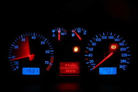 Tablero De Instrumentos Del Coche, Luces De Neón Azules Rojas Fotos, Retratos, Imágenes Y Fotografía Libres De Derecho. Image 693878.