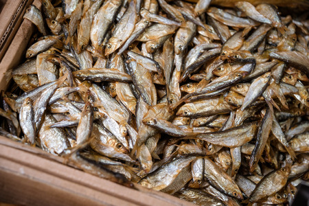 魚介類は グループの上から見る魚 クローズ アップの燻製 の写真素材 画像素材 Image