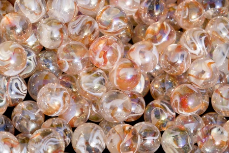 ガラスで作られた色とりどりのビー玉がたくさん の写真素材 画像素材 Image