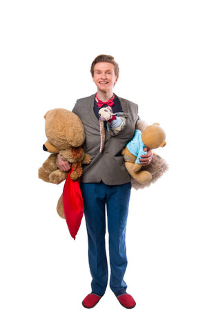 動物のぬいぐるみを持つ男 の写真素材 画像素材 Image