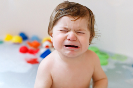 16 613 Bebe Enojado Imagenes Y Fotos 123rf 16 613 Bebe Enojado Imagenes Y Fotos 123rf