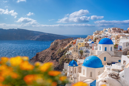 Sun flower: Oia Dorf in Santorini Island, Griechenland