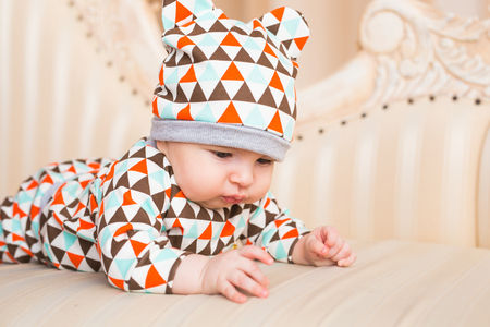 かわいい白人の赤ちゃん 3ヶ月の男の子の肖像画 の写真素材 画像素材 Image