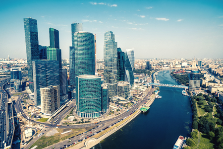 https://us.123rf.com/450wm/scaliger/scaliger1712/scaliger171200124/97125009-vue-a%C3%A9rienne-du-centre-ville-de-moscou-gratte-ciel-modernes-sur-moskva-river-dans-le-centre-de-mosco.jpg