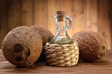 coconut: dầu dừa trên nền gỗ Kho ảnh