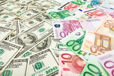 dolar: Giấy euro tiền và dolar. nền của tiền giấy cho các trình bảo vệ màn hình trên màn hình. Kho ảnh