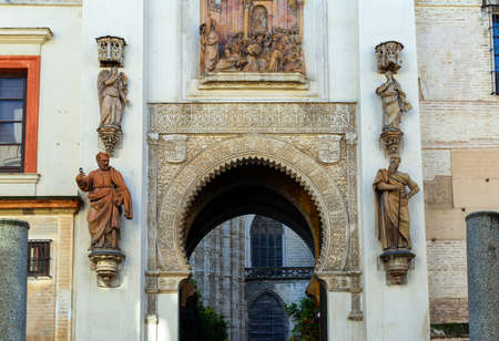 Seville cathedral. detail of arch door of forgiveness or door of forgiveness. main entrance to the almohad mosque in moorish times. seville andalusia spain Zdjęcie Seryjne