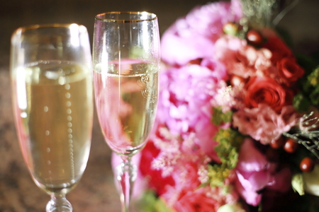 結婚式誕生日 シャンパンでお祝いテーブル テーブルの上のシャンパンのグラス の写真素材 画像素材 Image 結婚式誕生日 シャンパンでお祝いテーブル テーブルの上のシャンパンのグラス の写真素材 画像素材 Image