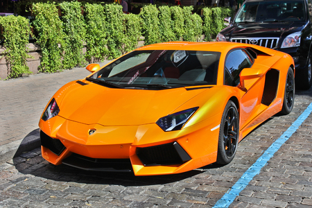 キエフ ウクライナ 12 年 7 月 1 日 路上でランボルギーニ アヴェンタドール 車 オレンジ色 都市 豪華です チューニング スーパーカー イタリア エディトリアル写真 の写真素材 画像素材 Image キエフ ウクライナ 12 年 7 月 1 日 路上でランボルギーニ アヴェンタドール 車 オレンジ色 都市 豪華です チューニング スーパーカー イタリア エディトリアル写真 の写真素材 画像素材 Image