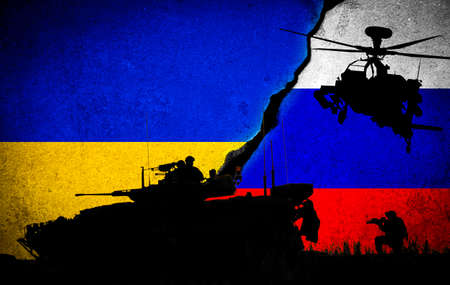 Image conceptuelle de la guerre entre la russie et l'ukraine avec un char silhouette et un hélicoptère sur un mur fissuré avec fond de drapeau national Banque d'images