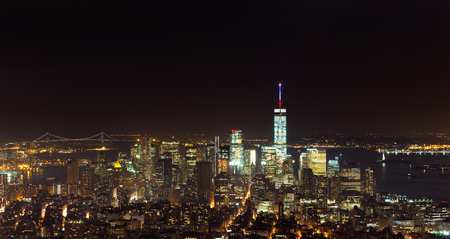 マンハッタン ニューヨークの空中夜景 の写真素材 画像素材 Image