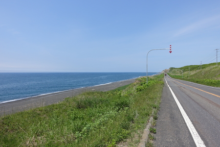 オロロン ラインで北海道の日本海沿いの道路 の写真素材 画像素材 Image オロロン ラインで北海道の日本海沿いの道路 の写真素材 画像素材 Image
