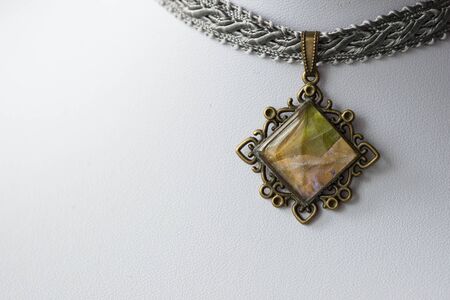 collier ras de cou bronze collier ras de cou bronze