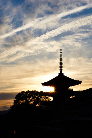 京都の五重塔の写真のシルエット の写真素材 画像素材 Image 京都の五重塔の写真のシルエット の写真素材 画像素材 Image