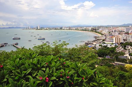 都市スカイライン パタヤ湾とビーチ タイ パタヤは観光客や駐在員チョンブリ県のバンコクの南東部 タイ湾の東海岸に位置で最も人気の高いビーチ リゾート の写真素材 画像素材 Image 都市スカイライン パタヤ湾とビーチ タイ パタヤは観光客や駐在員チョンブリ県のバンコクの南東部 タイ湾の東海岸に位置で最も人気の高いビーチ リゾート の写真素材 画像素材 Image