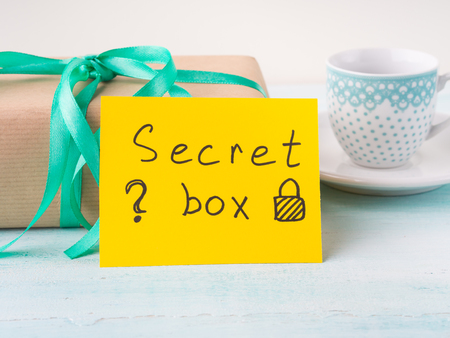 一杯のエスプレッソ コーヒー イエロー カード スペルの単語の秘密ギフトの概念のフラットを置く の写真素材 画像素材 Image 一杯のエスプレッソ コーヒー イエロー カード スペルの単語の秘密ギフトの概念のフラットを置く の写真素材 画像素材 Image