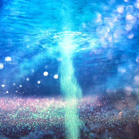 キラキラ オーバーレイ テクスチャと海の背景の下で抽象化します アクア ブルー ターコイズ デフォーカス の写真素材 画像素材 Image キラキラ オーバーレイ テクスチャと海の背景の下で抽象化します アクア ブルー ターコイズ デフォーカス の写真素材 画像素材 Image