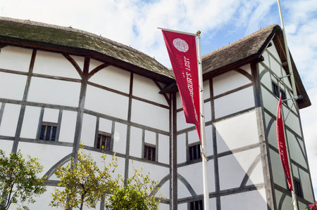 ロンドン イギリス 11 年 7 月 24 日 ニュー ロンドン劇場戦争馬生産広告ドルリー レーン劇場 の写真素材 画像素材 Image ロンドン イギリス 11 年 7 月 24 日 ニュー ロンドン劇場戦争馬生産広告ドルリー レーン劇場 の写真素材 画像素材 Image