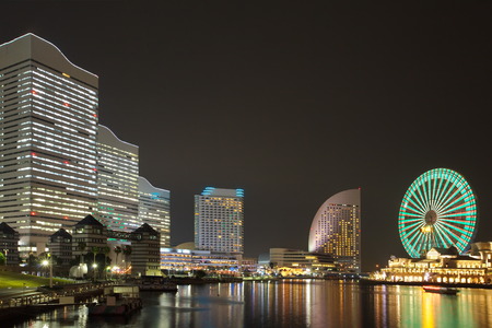 横浜みなとみらいの夜景でスカイライン の写真素材 画像素材 Image
