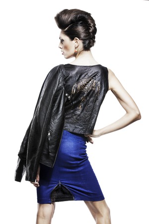 クールなデザイナー ブランドの洋服を着ているファッション女性のイメージ の写真素材 画像素材 Image クールなデザイナー ブランドの洋服を着ているファッション女性のイメージ の写真素材 画像素材 Image