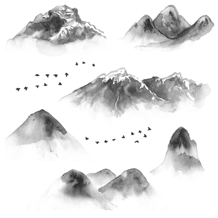 水彩画 手描きのイラスト インク山と飛んでいる鳥のセットです 自然風景デザイン要素です モノクロの丘や山雪のトップス の写真素材 画像素材 Image 水彩画 手描きのイラスト インク山と飛んでいる鳥のセットです 自然風景デザイン要素です モノクロの丘や山雪のトップス の写真素材 画像素材 Image