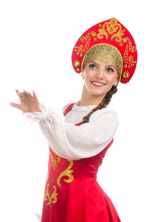 白で隔離の民族衣装で笑顔ロシア美女 の写真素材 画像素材 Image