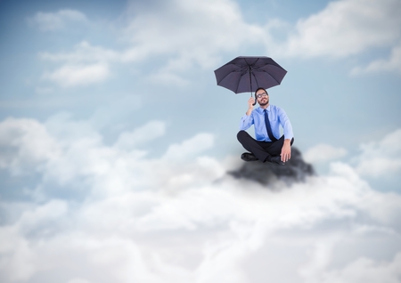 コネクテッド ピープル アイコンの落書きで壁を見るビジネスマンのデジタルコンポジット の写真素材 画像素材 Image