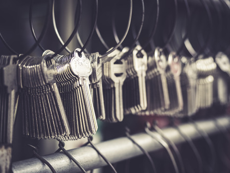 CerrajerÃas Varias cadenas comerciales clave claves en racimos Foto de archivo - 62628207