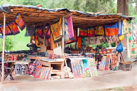 週末に南アフリカで手作りのお土産とアフリカの伝統的な市場 の写真素材 画像素材 Image 週末に南アフリカで手作りのお土産とアフリカの伝統的な市場 の写真素材 画像素材 Image