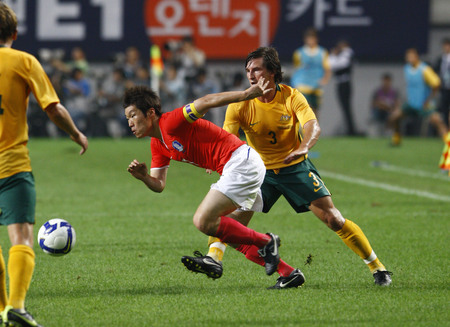 オーストラリアと韓国 Park Ji Sung のシェーン Stefanutto ボールの中に競争韓国 ソウル ワールド カップ競技場でオーストラリア オーストラリア間国際親善試合 09 年 9 月 5 日にソウル 南朝鮮の の写真素材 画像素材 Image オーストラリアと韓国 Park Ji Sung のシェーン Stefanutto ボールの中に競争韓国 ソウル ワールド カップ競技場でオーストラリア オーストラリア間国際親善試合 09 年 9 月 5 日にソウル 南朝鮮の の写真素材 画像素材 Image