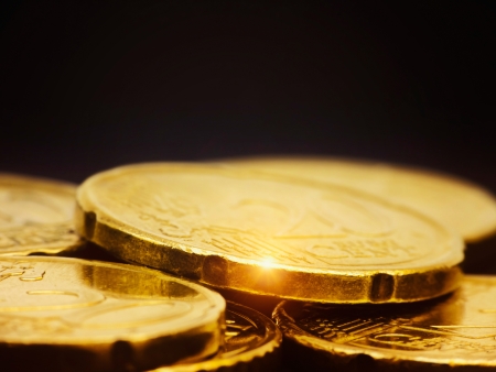 Gold coin: Tiền vàng vĩ mô trên màu đen