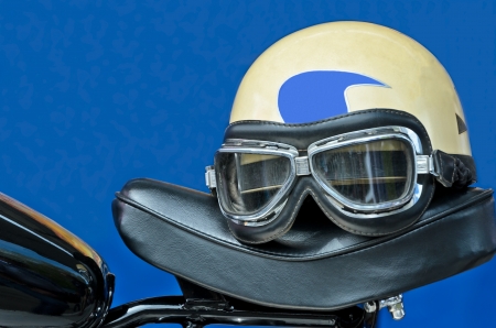 Viejo Estilo De Nosotros Ejército Casco Moto Con Gafas Fotos Viejo Estilo De Nosotros Ejército Casco Moto Con Gafas Fotos
