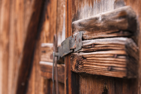 BLOCCA PORTA DI LEGNO CON DOPPIA TORICA BIANCO