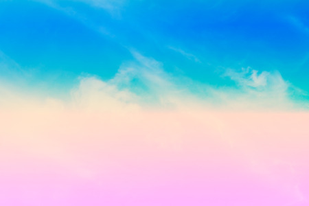 雲空 自然 パステル カラーのグラデーション ピンク ブルーにオレンジ色の抽象的な背景の大きな任意の使用 の写真素材 画像素材 Image