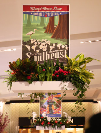 メイシー S アメリカ有名なメイシーの S 年次フラワー ショーでマンハッタンのミッドタウンで美しいテーマの花の装飾の中にヘラルド スクエアにあるニューヨーク 16 年 3 月 22 日 記号 の写真素材 画像素材 Image