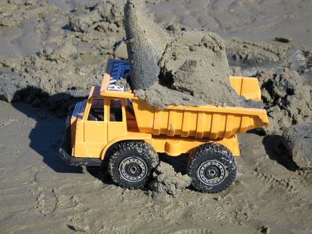 Juguete De Playa Empujar En La Arena De Camión Volcado Juguete De Playa Empujar En La Arena De Camión Volcado