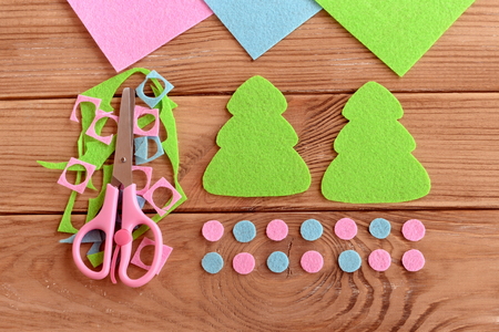 How To Sew Christmas Decoration Step Felt Tree Patterns Scraps How To Sew Christmas Decoration Step Felt Tree Patterns Scraps